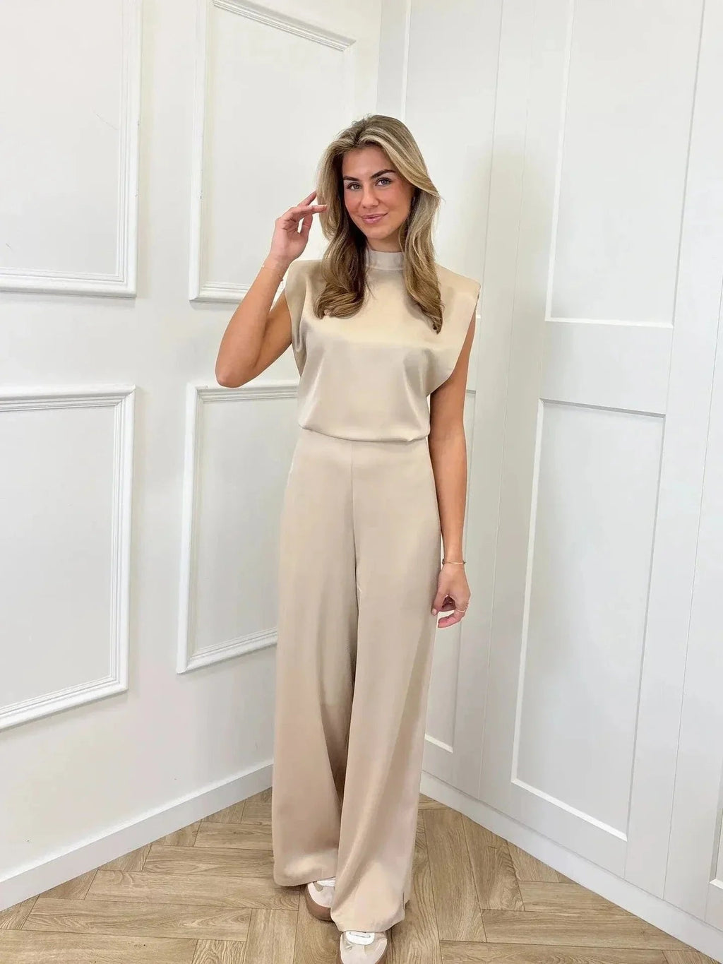 Clara | Damen Satin-Jumpsuit Weite Hose Ärmellos Eleganter Einteiler · PNY