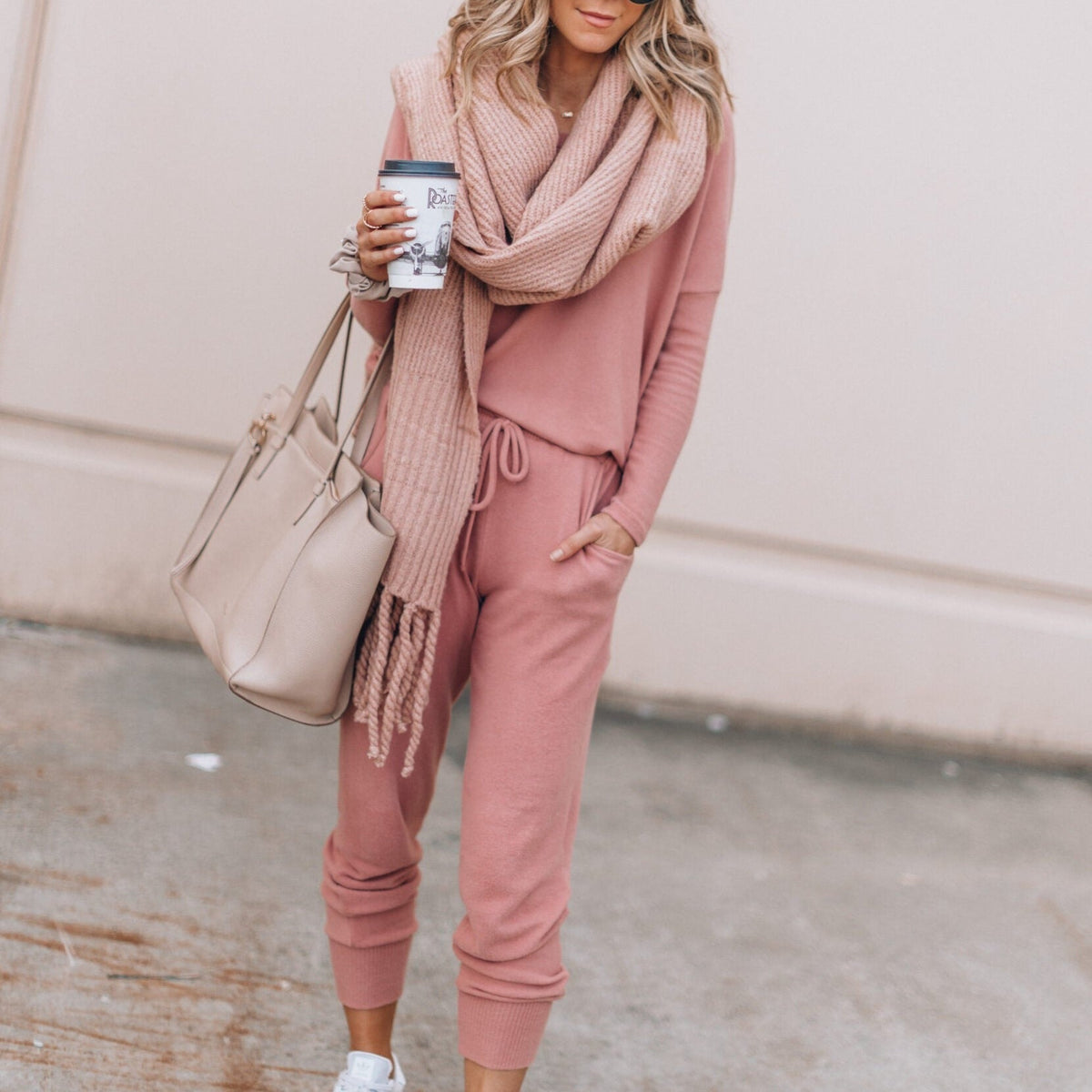 Mia | Women's Crewneck Loungewear Set | Drawstring Pants · PNY