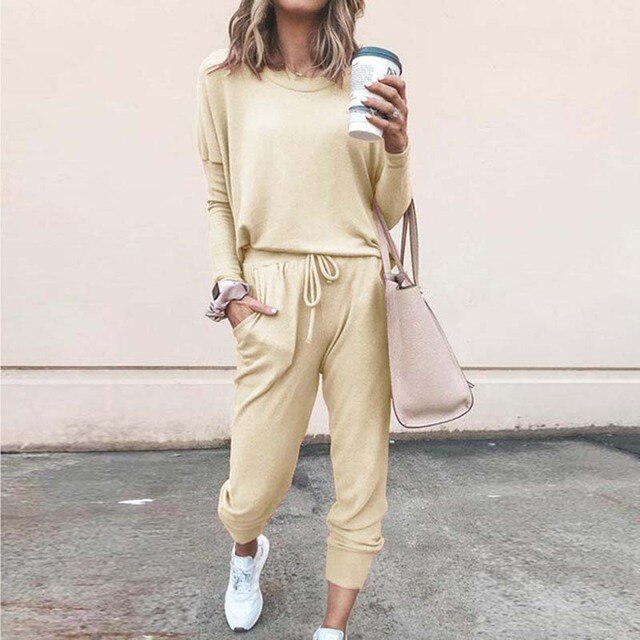 Mia | Women's Crewneck Loungewear Set | Drawstring Pants · PNY