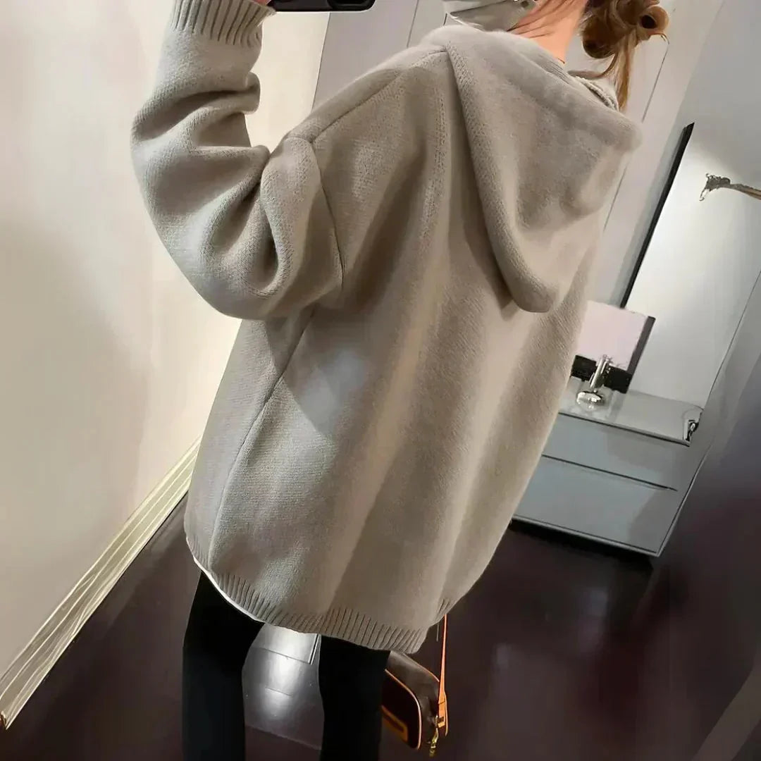 Mila | Women's Oversized Hoodie | Smiley Knit · PNY